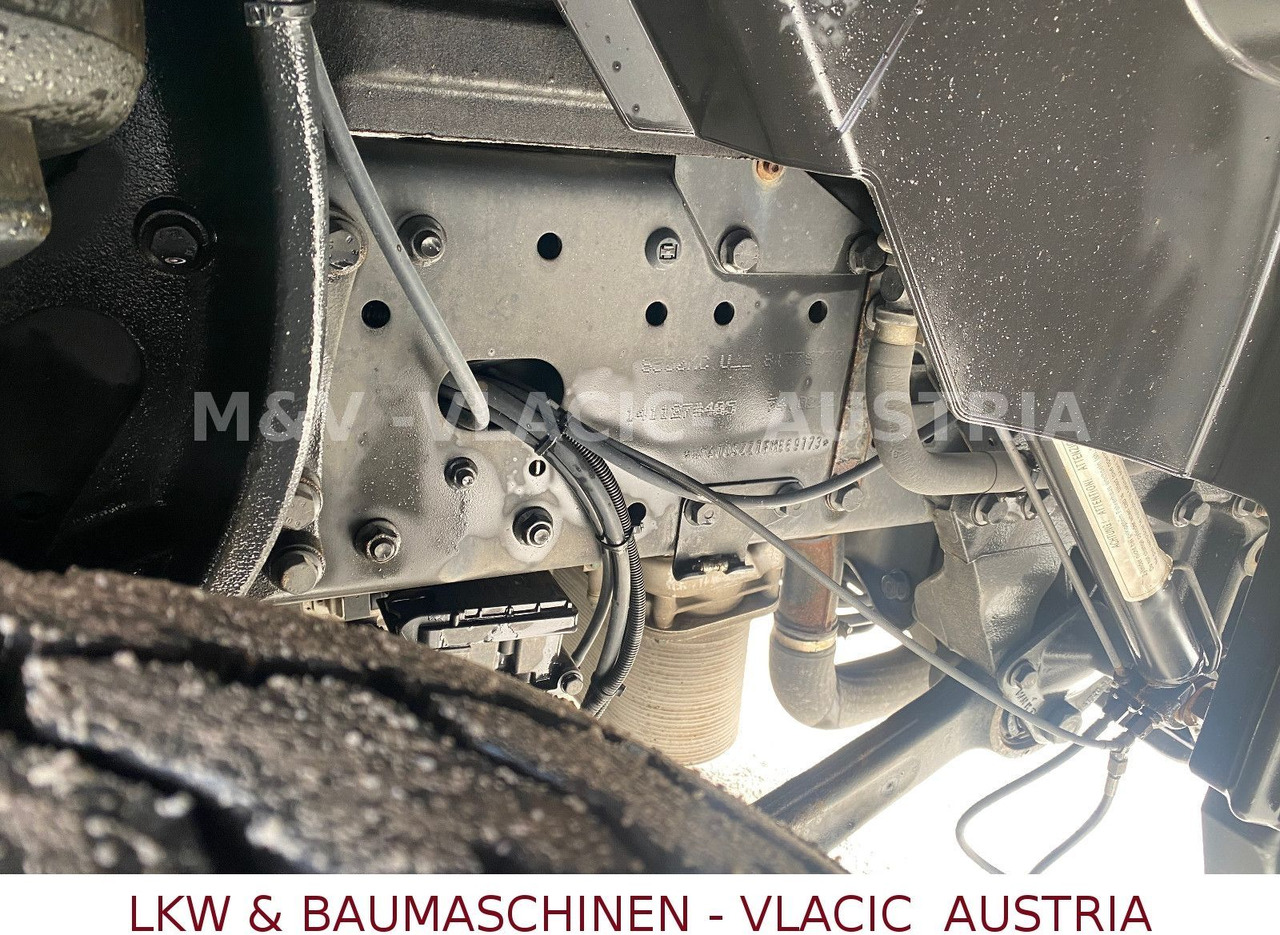 Refrigerated truck MAN 18.320 Kühlkoffer mit Fleischgehänge: picture 10