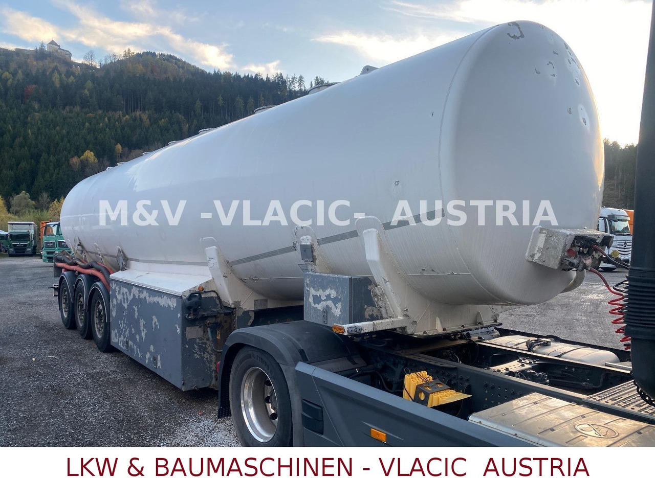 Schwarzmüller Benzin / Diesel 43000L 6Kammer Peillstab - Tanker semi-trailer: picture 2 Schwarzmüller Benzin / Diesel 43000L 6Kammer Peillstab - Tanker semi-trailer: picture 2