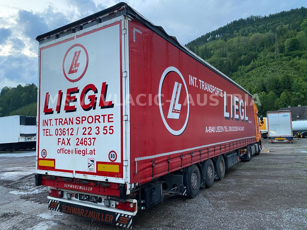 Schwarzmüller Mega - Curtainsider semi-trailer: picture 1 Schwarzmüller Mega - Curtainsider semi-trailer: picture 1