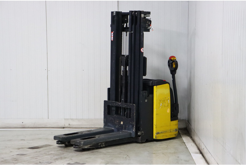 Komatsu CNI 14 - Stacker: picture 4 Komatsu CNI 14 - Stacker: picture 4