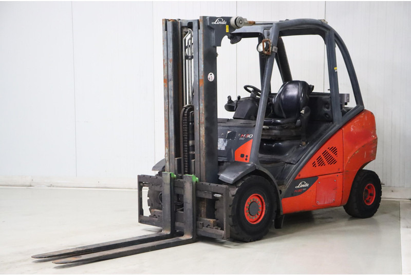 Linde H30D-02 - Diesel forklift: picture 3 Linde H30D-02 - Diesel forklift: picture 3