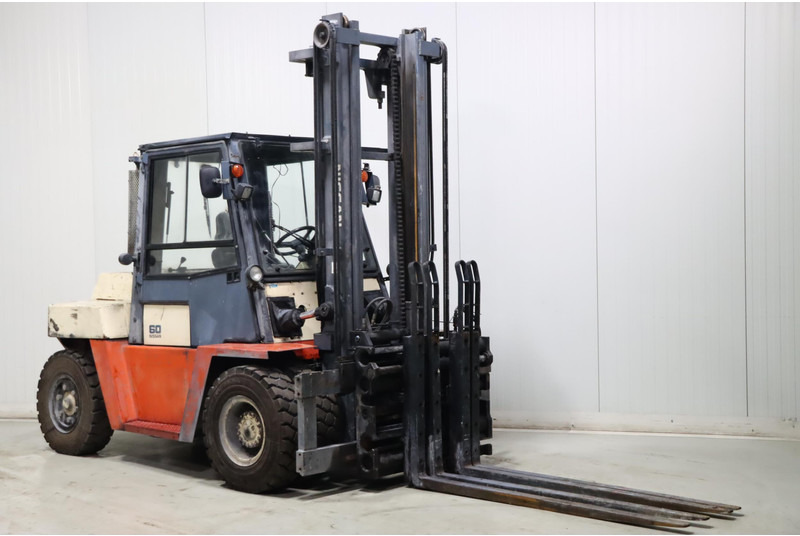 Diesel forklift Nissan VF05H60U: picture 1