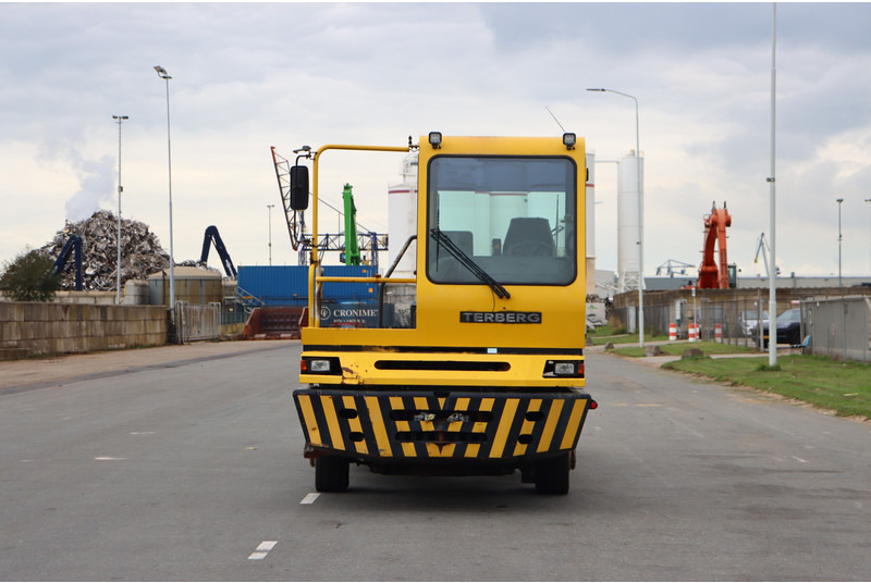 Terberg BC182 - Terminal tractor: picture 3 Terberg BC182 - Terminal tractor: picture 3