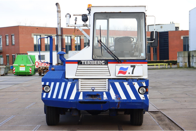 Terberg TRT89 - Terminal tractor: picture 2 Terberg TRT89 - Terminal tractor: picture 2