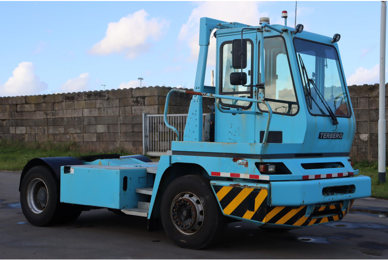 Terberg YT222 - Terminal tractor: picture 1 Terberg YT222 - Terminal tractor: picture 1