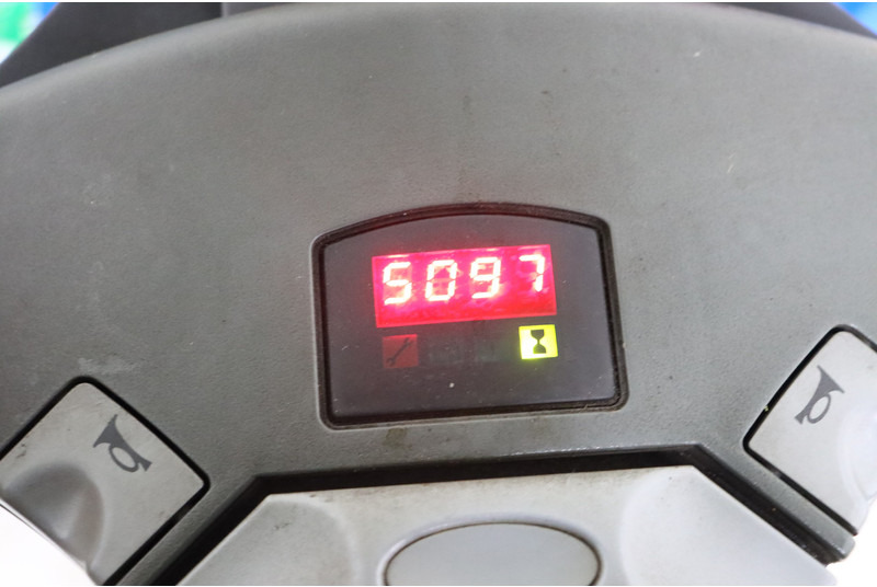 Toyota LPE200/8 - Pallet truck: picture 5 Toyota LPE200/8 - Pallet truck: picture 5