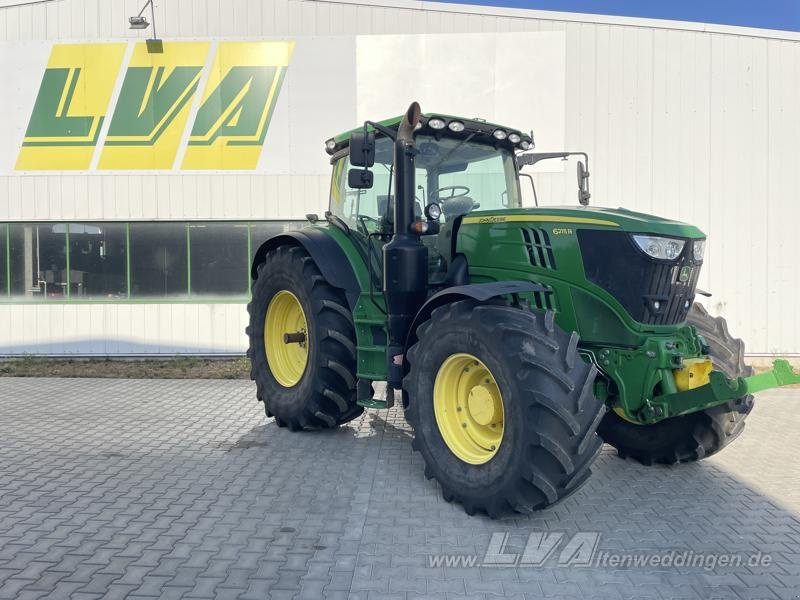 John Deere 6215R - Farm tractor: picture 4 John Deere 6215R - Farm tractor: picture 4