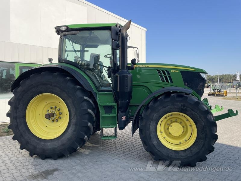 John Deere 6215R - Farm tractor: picture 5 John Deere 6215R - Farm tractor: picture 5