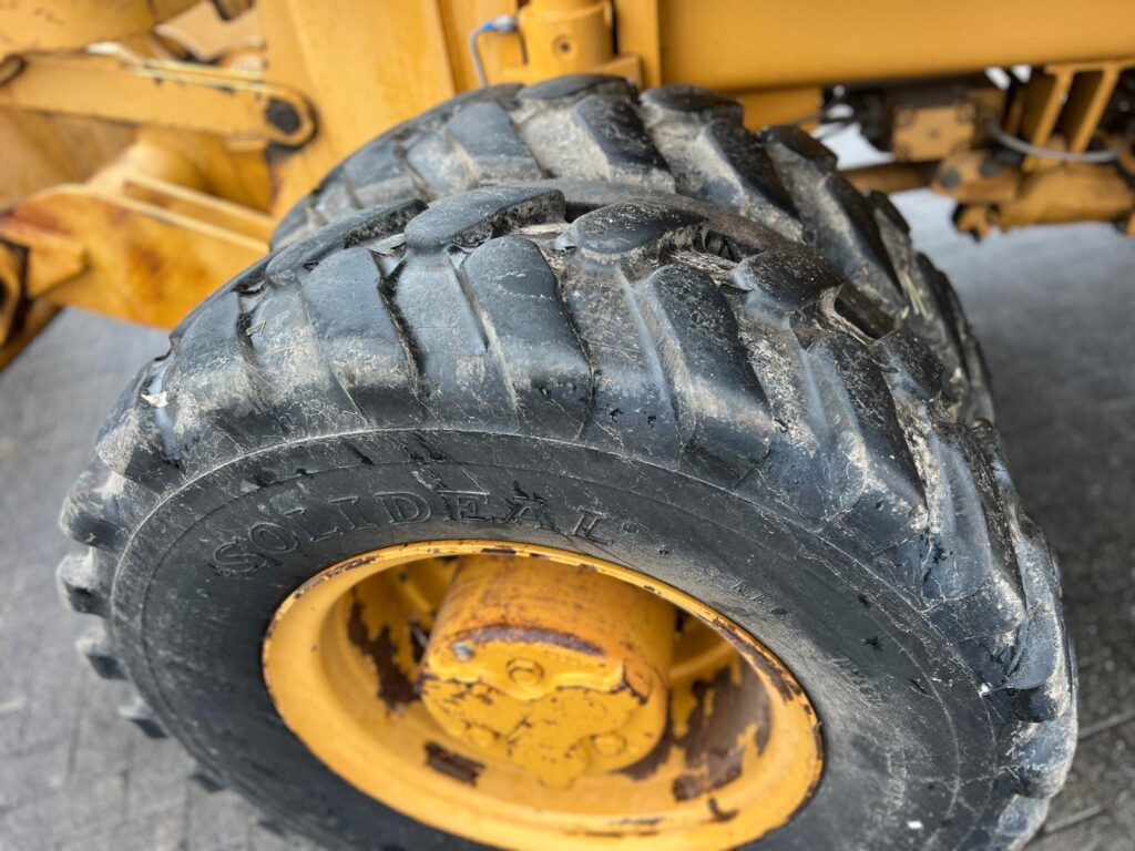 Wheel excavator CASE 788: picture 11