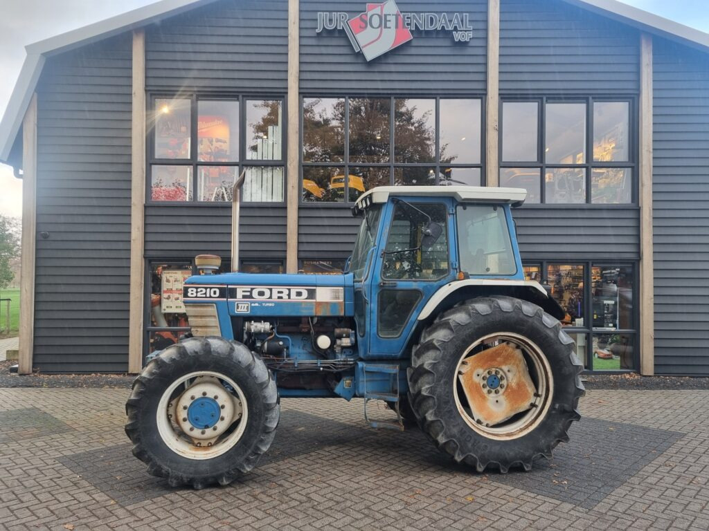FORD 8210 - Farm tractor: picture 1 FORD 8210 - Farm tractor: picture 1