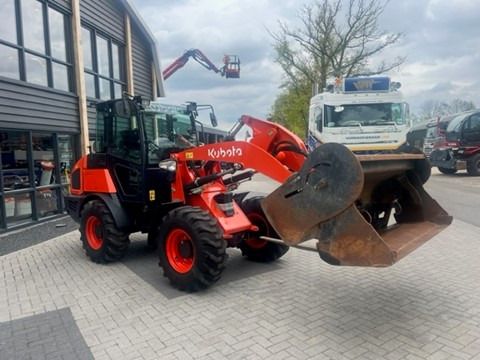 KUBOTA R082 - Wheel loader: picture 2 KUBOTA R082 - Wheel loader: picture 2
