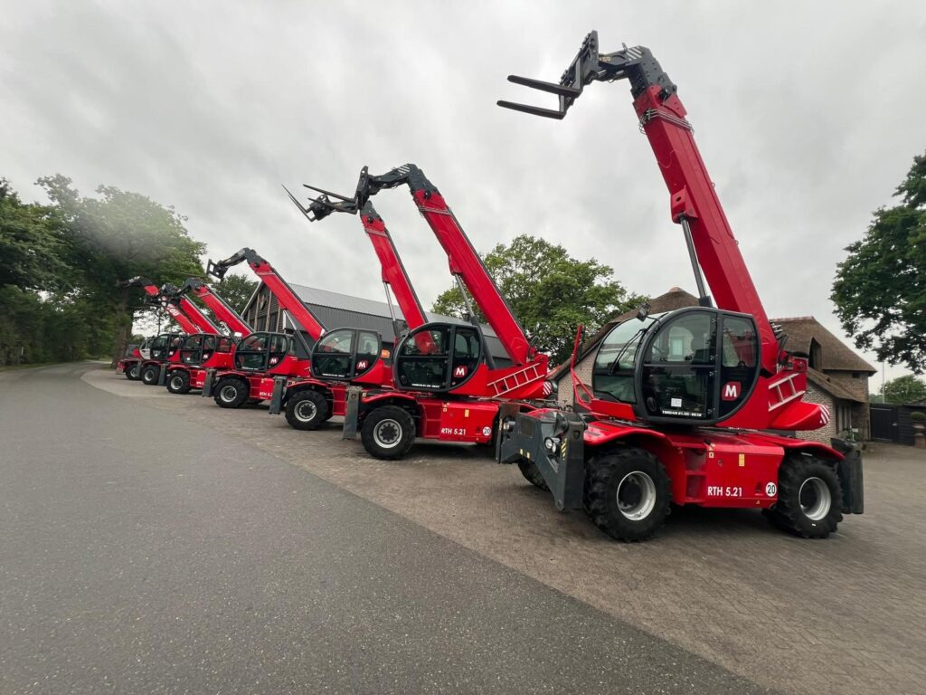 MAGNI RTH 5.21 and RTH 5.23 roto telescopics for sale - Telescopic handler: picture 1 MAGNI RTH 5.21 and RTH 5.23 roto telescopics for sale - Telescopic handler: picture 1