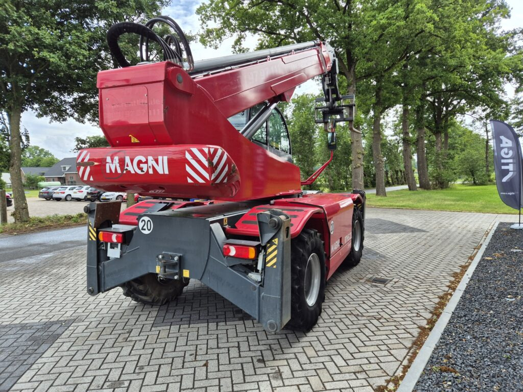Telescopic handler MAGNI RTH 5.23: picture 6