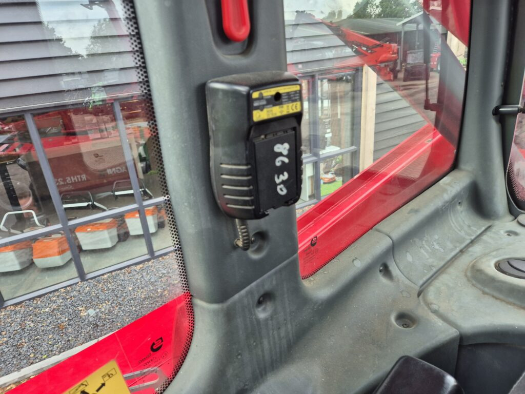 Telescopic handler MAGNI RTH 5.23: picture 18