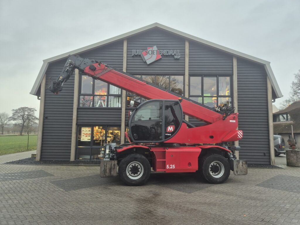 MAGNI RTH 5.25 Smart S-D/C - Telescopic handler: picture 1 MAGNI RTH 5.25 Smart S-D/C - Telescopic handler: picture 1