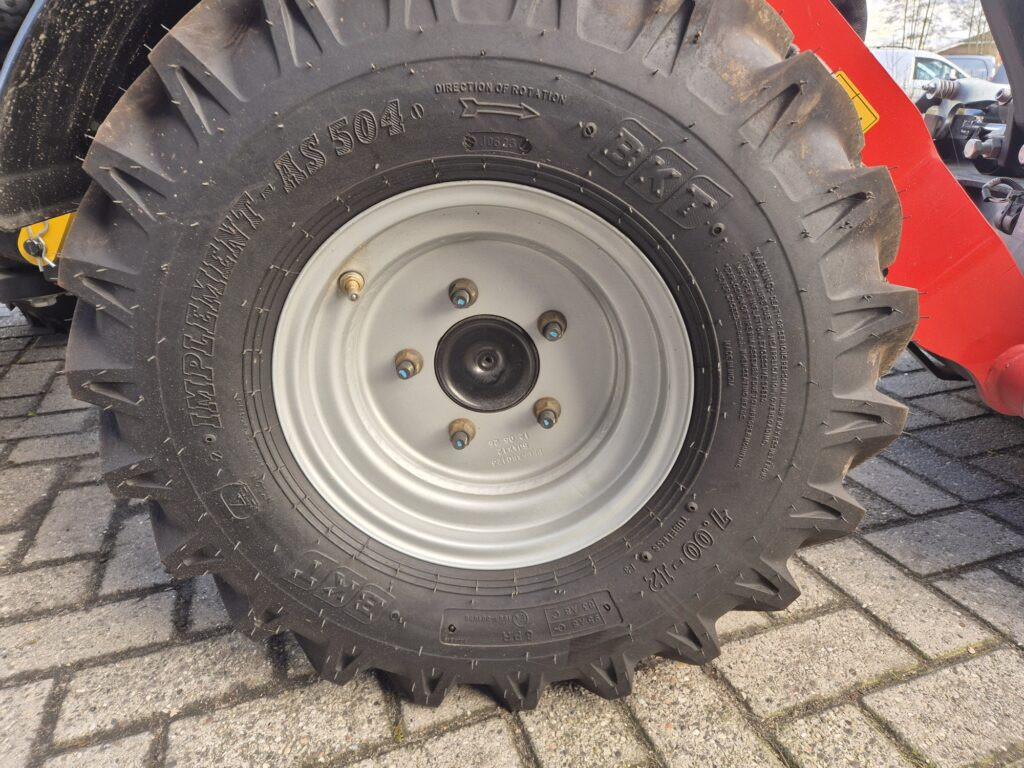 Compact loader MANITOU MLA 2-25H miniloader: picture 7