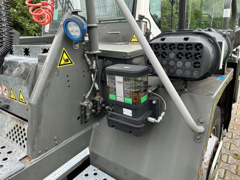 Terminal tractor Terberg DT 183 | DISTRIBUTION TERMINAL | 8949 HOURS !!!! | LOW STEPS: picture 15 Terminal tractor Terberg DT 183 | DISTRIBUTION TERMINAL | 8949 HOURS !!!! | LOW STEPS: picture 15