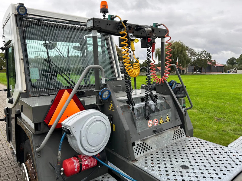 Terminal tractor Terberg DT 183 | DISTRIBUTION TERMINAL | 8949 HOURS !!!! | LOW STEPS: picture 13 Terminal tractor Terberg DT 183 | DISTRIBUTION TERMINAL | 8949 HOURS !!!! | LOW STEPS: picture 13