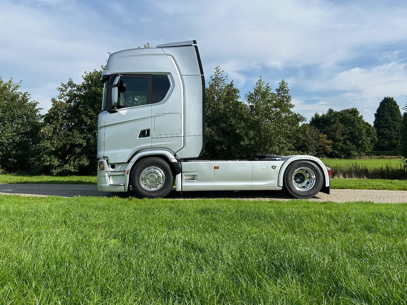 Scania 660S V8 NGS | 4x2 NB | 6 BALON SUSPENSION | RETARDER | FULL-AIR | PTO PREP. | PARK-COOLER | - Tractor unit: picture 2 Scania 660S V8 NGS | 4x2 NB | 6 BALON SUSPENSION | RETARDER | FULL-AIR | PTO PREP. | PARK-COOLER | - Tractor unit: picture 2