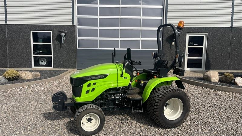 Avenger 26 Med frontvægt og MOMSFRI  - Municipal tractor: picture 1 Avenger 26 Med frontvægt og MOMSFRI  - Municipal tractor: picture 1