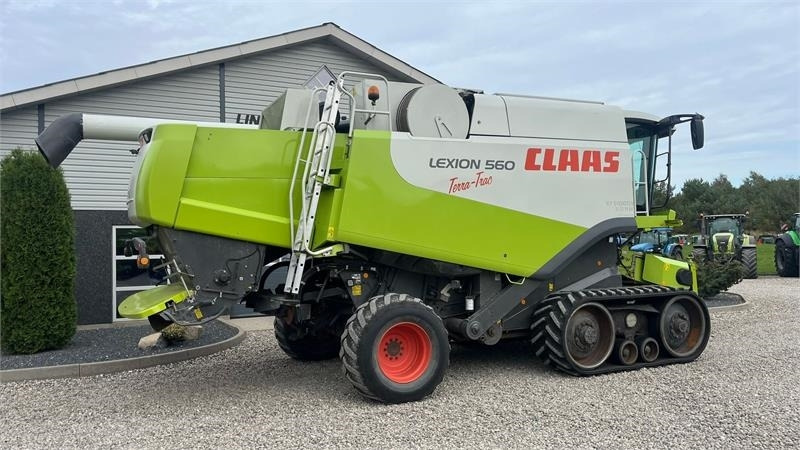 Combine harvester Claas LEXION 560 Med ny bælter og 4wd: picture 15
