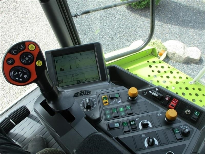 Claas LEXION 570 Klargjort maskine med kun 2066timer og - Combine harvester: picture 5 Claas LEXION 570 Klargjort maskine med kun 2066timer og - Combine harvester: picture 5