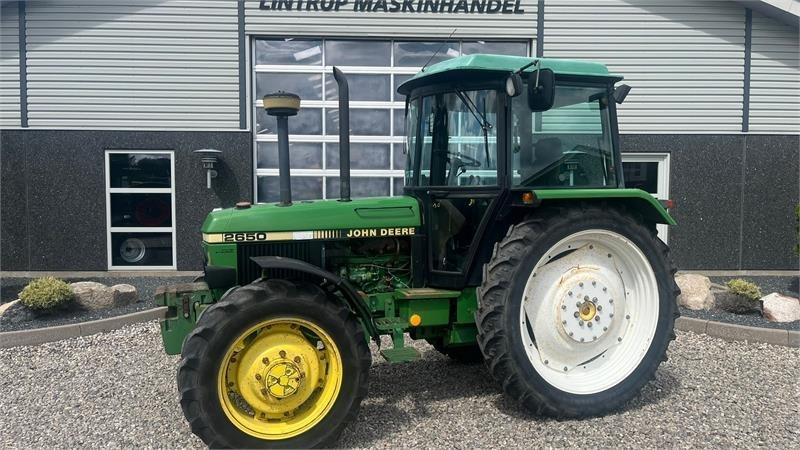 John Deere 2650 Med SGII kabine, 540 og 1000 pto omd - Farm tractor: picture 1 John Deere 2650 Med SGII kabine, 540 og 1000 pto omd - Farm tractor: picture 1