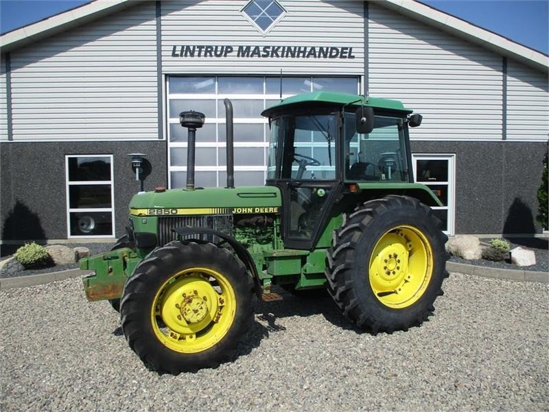John Deere 2850 TURBO Med nye bagdæk - Farm tractor: picture 1 John Deere 2850 TURBO Med nye bagdæk - Farm tractor: picture 1