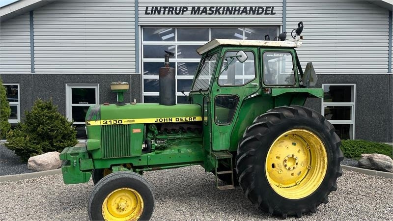 John Deere 3130 - Farm tractor: picture 1 John Deere 3130 - Farm tractor: picture 1