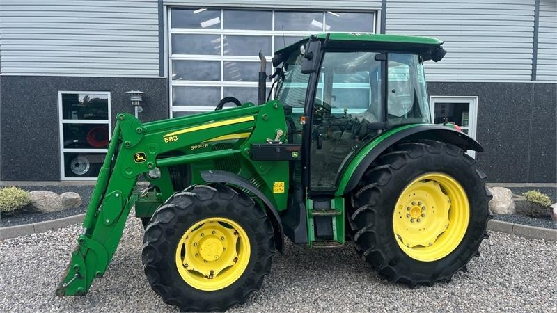 John Deere 5080R Med frontlæsser - Farm tractor: picture 1 John Deere 5080R Med frontlæsser - Farm tractor: picture 1