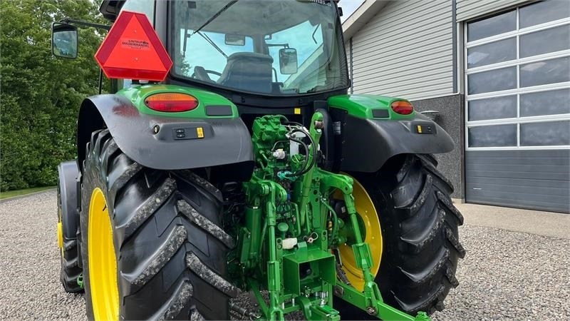 John Deere 6135R Krybegear, frontlift, TLS Affjedret foraksel - Farm tractor: picture 3 John Deere 6135R Krybegear, frontlift, TLS Affjedret foraksel - Farm tractor: picture 3