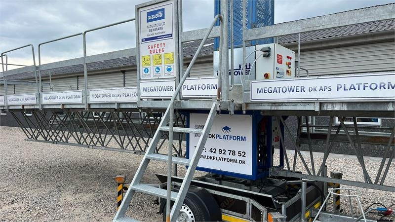 Manitou Mandskabskurv arbejdsplatformen, Byggeelevatorer, - Telescopic handler: picture 3 Manitou Mandskabskurv arbejdsplatformen, Byggeelevatorer, - Telescopic handler: picture 3