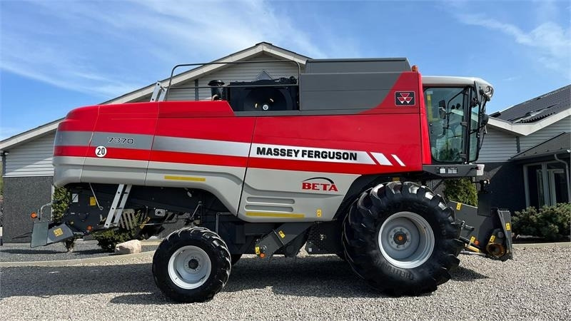 Massey Ferguson 7370 BETA. Gårdmaskine med kun 1080 motortimer. Me  - Combine harvester: picture 2 Massey Ferguson 7370 BETA. Gårdmaskine med kun 1080 motortimer. Me  - Combine harvester: picture 2