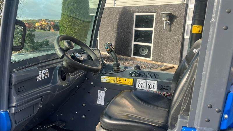 Multione 11.6 k Med pallegafler og multiskovl - Compact loader: picture 4 Multione 11.6 k Med pallegafler og multiskovl - Compact loader: picture 4