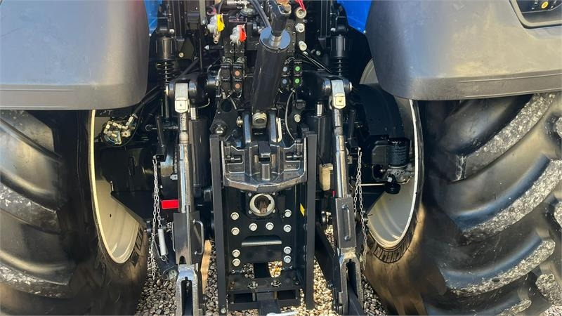 New Holland T7.315 Automatisk dæktrykreguleringssystem, frontl - Farm tractor: picture 5 New Holland T7.315 Automatisk dæktrykreguleringssystem, frontl - Farm tractor: picture 5