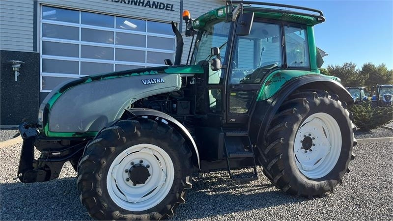 Valtra T130 med 3.5ton frontlift - Farm tractor: picture 2 Valtra T130 med 3.5ton frontlift - Farm tractor: picture 2