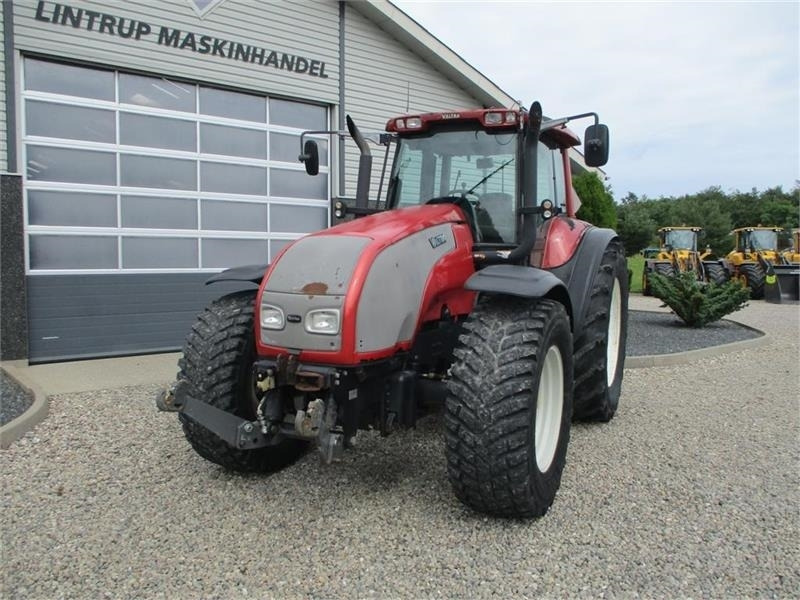 Valtra T190 Med frontlift og affjedret foraksel - Farm tractor: picture 3 Valtra T190 Med frontlift og affjedret foraksel - Farm tractor: picture 3