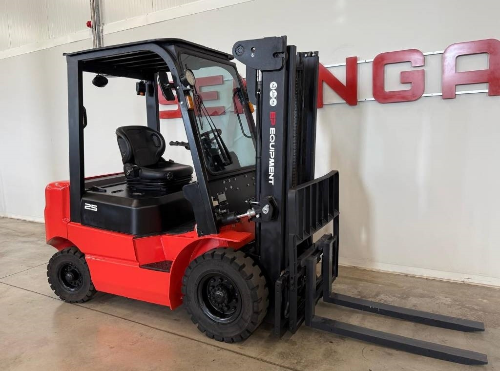 EP 11013 - EFL252  - Electric forklift: picture 5 EP 11013 - EFL252  - Electric forklift: picture 5