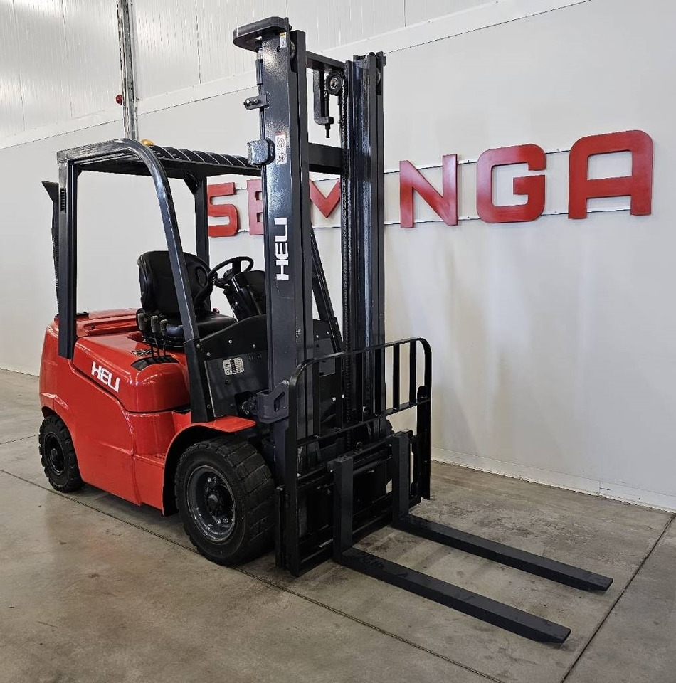 Heli 10053 FD25G - Diesel forklift: picture 3 Heli 10053 FD25G - Diesel forklift: picture 3