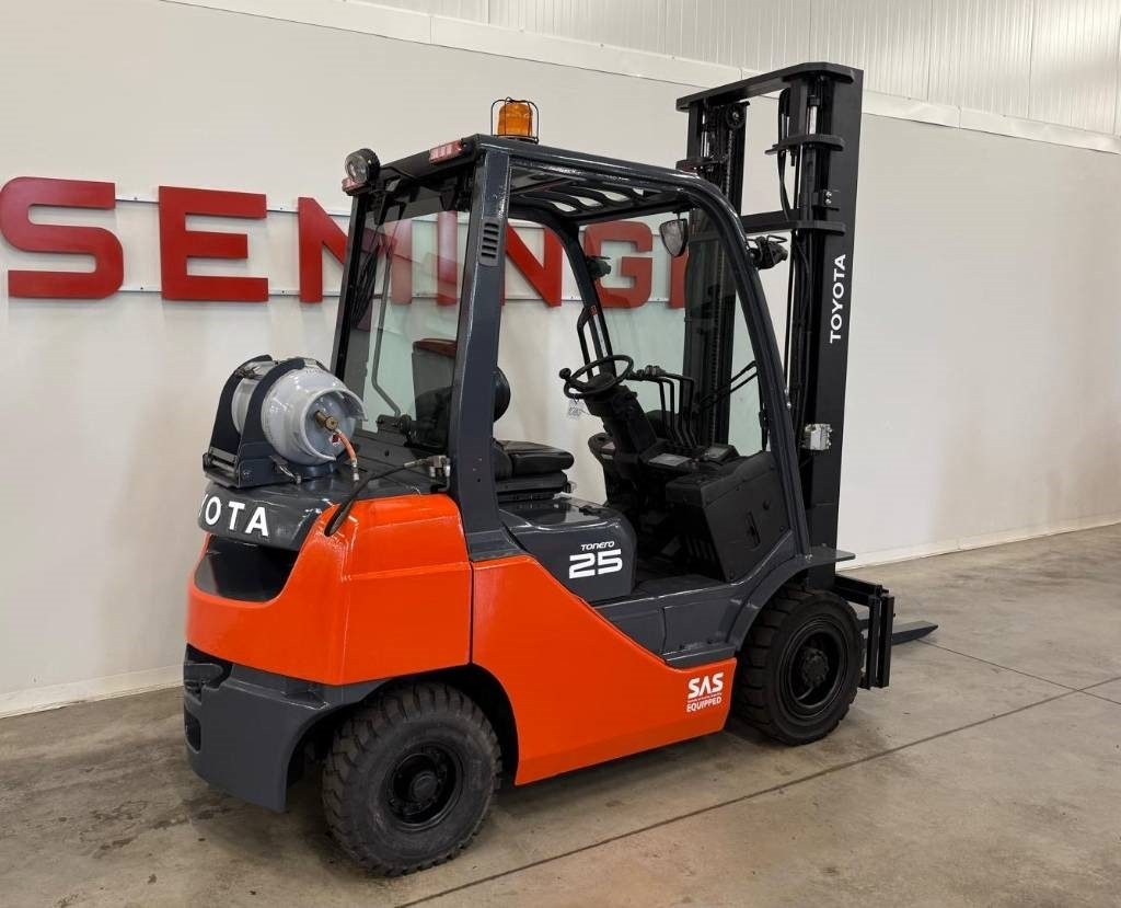 Toyota 10860 - 02-8FGF25  - LPG forklift: picture 3 Toyota 10860 - 02-8FGF25  - LPG forklift: picture 3