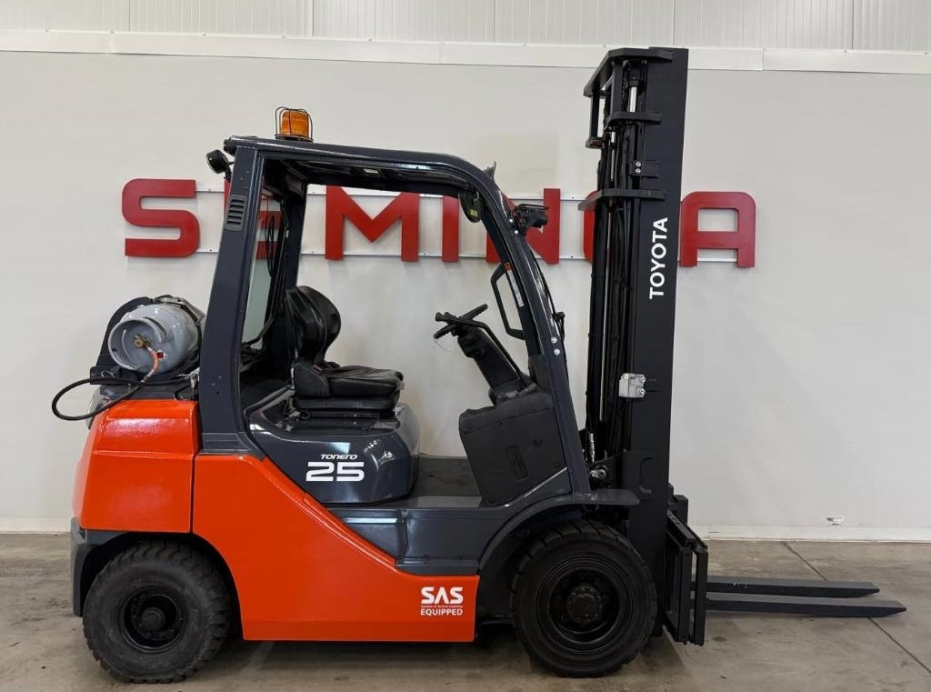Toyota 10860 - 02-8FGF25  - LPG forklift: picture 2 Toyota 10860 - 02-8FGF25  - LPG forklift: picture 2