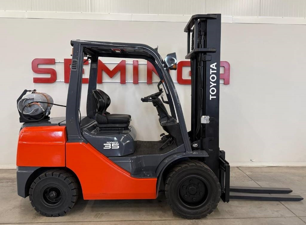 Toyota 10913 - 02-8FGJF35  - LPG forklift: picture 2 Toyota 10913 - 02-8FGJF35  - LPG forklift: picture 2