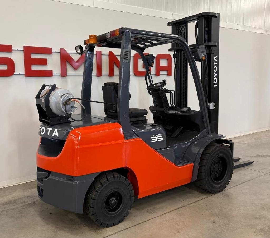 Toyota 10913 - 02-8FGJF35  - LPG forklift: picture 3 Toyota 10913 - 02-8FGJF35  - LPG forklift: picture 3