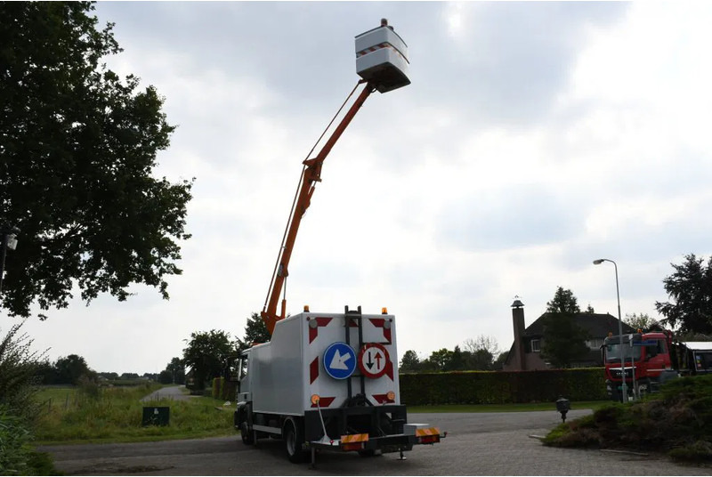 Iveco EuroCargo 120 E18!! ARBEITSBUHNE/SKYWORKER/HOOGWERKER!!EURO5!! CUSTERS!! - Truck: picture 5 Iveco EuroCargo 120 E18!! ARBEITSBUHNE/SKYWORKER/HOOGWERKER!!EURO5!! CUSTERS!! - Truck: picture 5