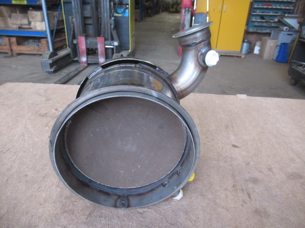 Case 47621551 - - Catalytic converter for Construction machinery: picture 3 Case 47621551 - - Catalytic converter for Construction machinery: picture 3