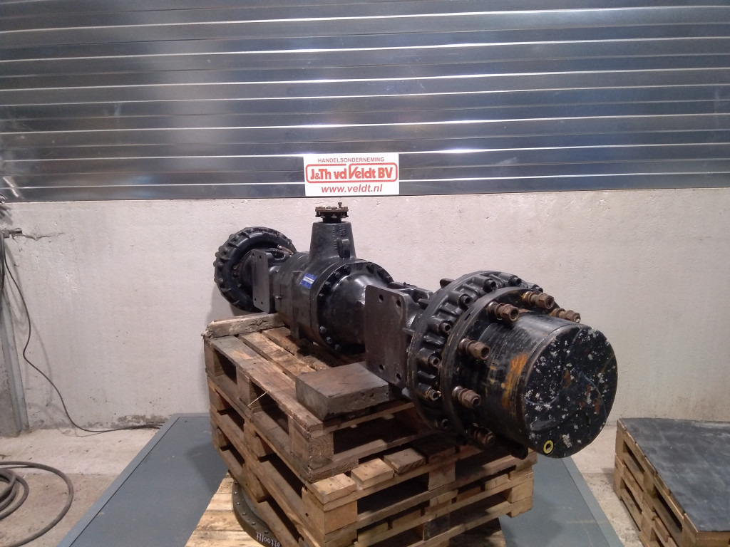 Hitachi 4654429 - Rear axle for Construction machinery: picture 2 Hitachi 4654429 - Rear axle for Construction machinery: picture 2