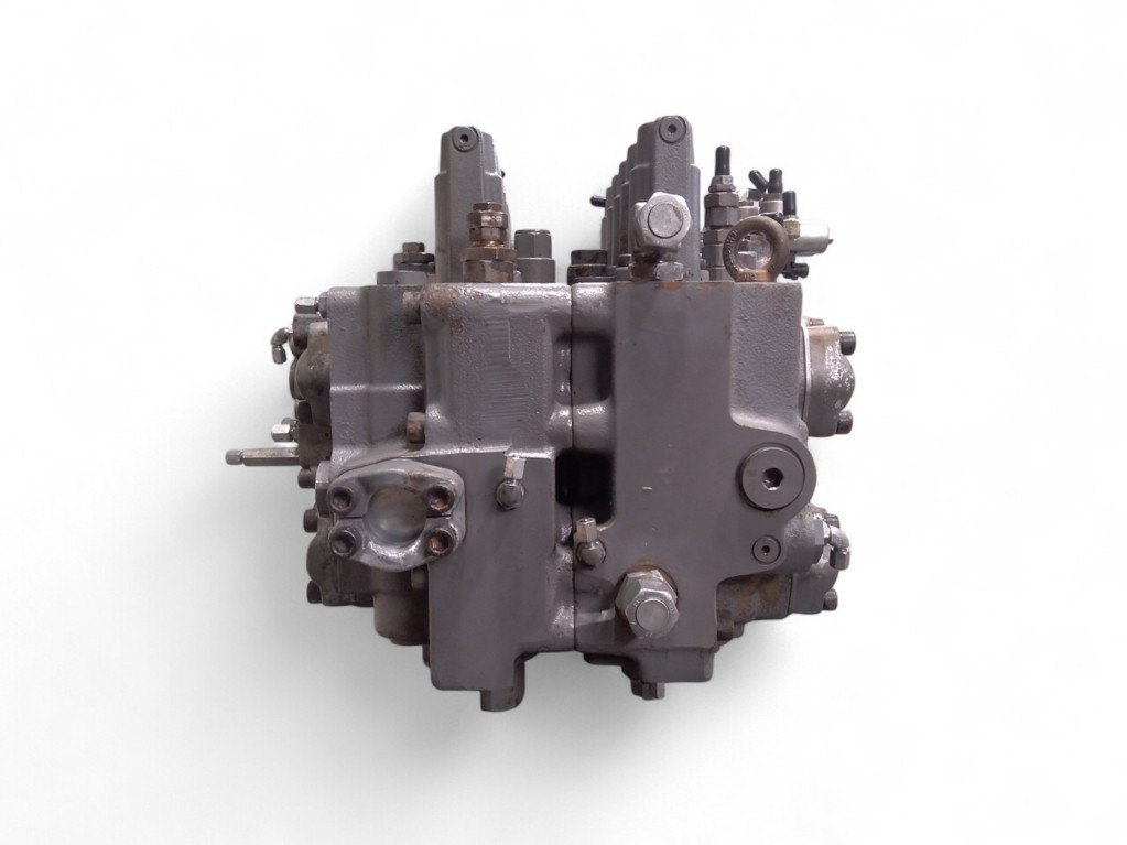 Hitachi 4713088 - FYA00037261 - Hydraulic valve for Construction machinery: picture 3 Hitachi 4713088 - FYA00037261 - Hydraulic valve for Construction machinery: picture 3