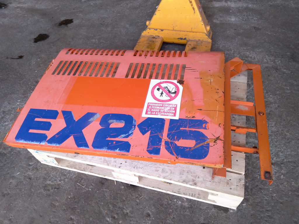 Hitachi EX215 - - Door and parts for Construction machinery: picture 1 Hitachi EX215 - - Door and parts for Construction machinery: picture 1