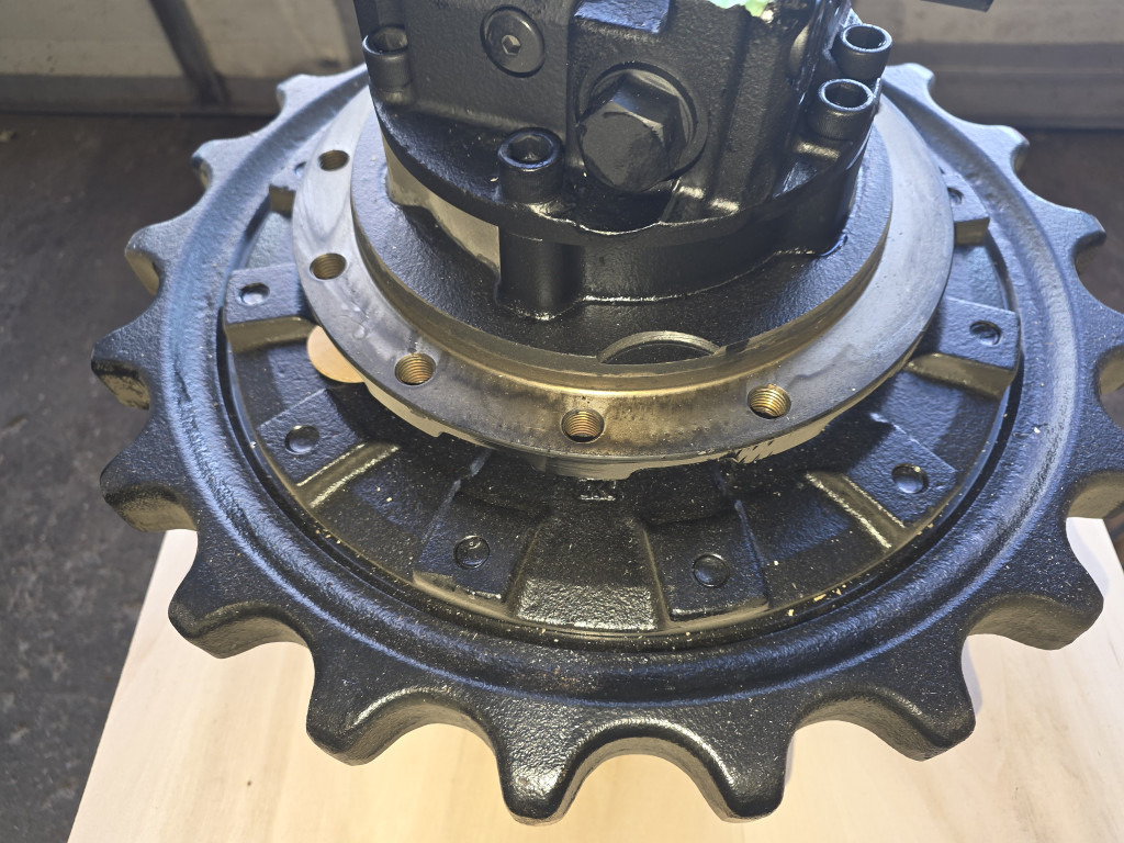Hitachi YD60000921 - YD00011952 - Final drive for Construction machinery: picture 2 Hitachi YD60000921 - YD00011952 - Final drive for Construction machinery: picture 2