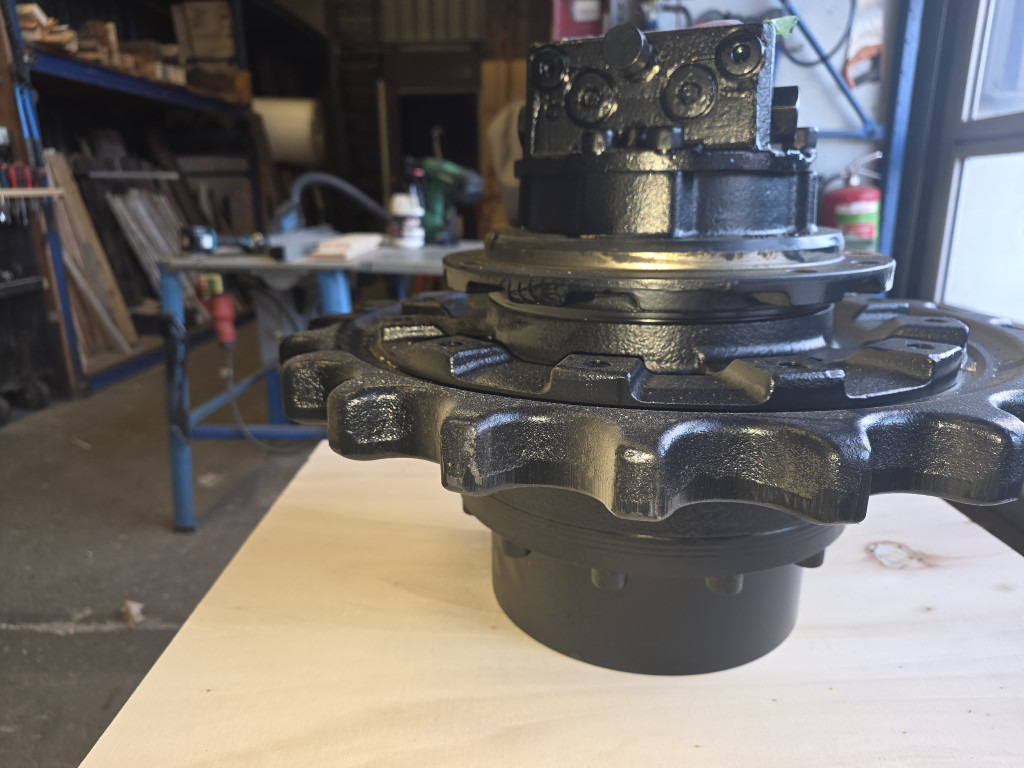 Hitachi YD60000921 - YD00011952 - Final drive for Construction machinery: picture 3 Hitachi YD60000921 - YD00011952 - Final drive for Construction machinery: picture 3